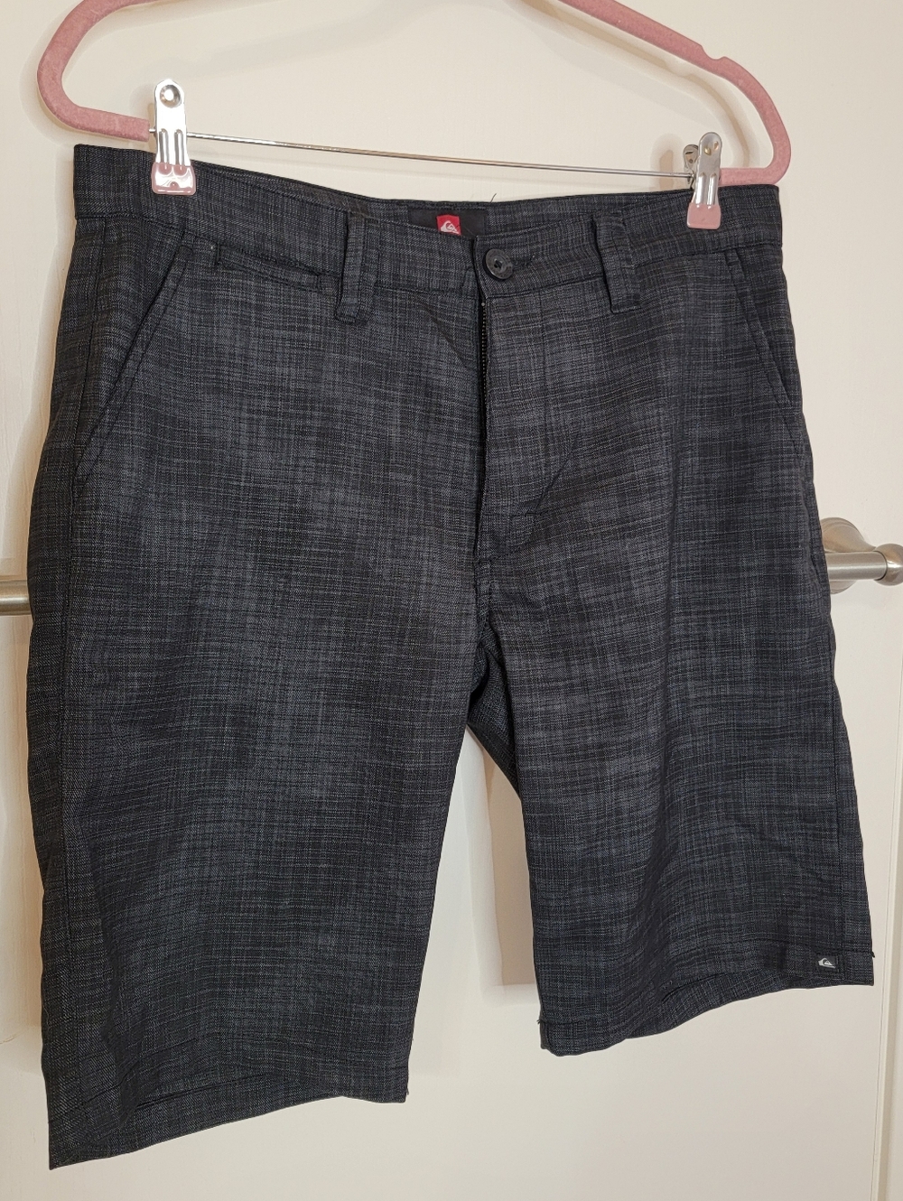 Quiksilver Men’s Charcoal Textured Flat-Front Shorts - Size 32